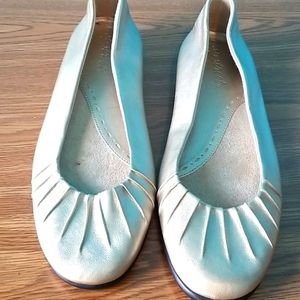 🥿😁Extemely comfy Gloden flats